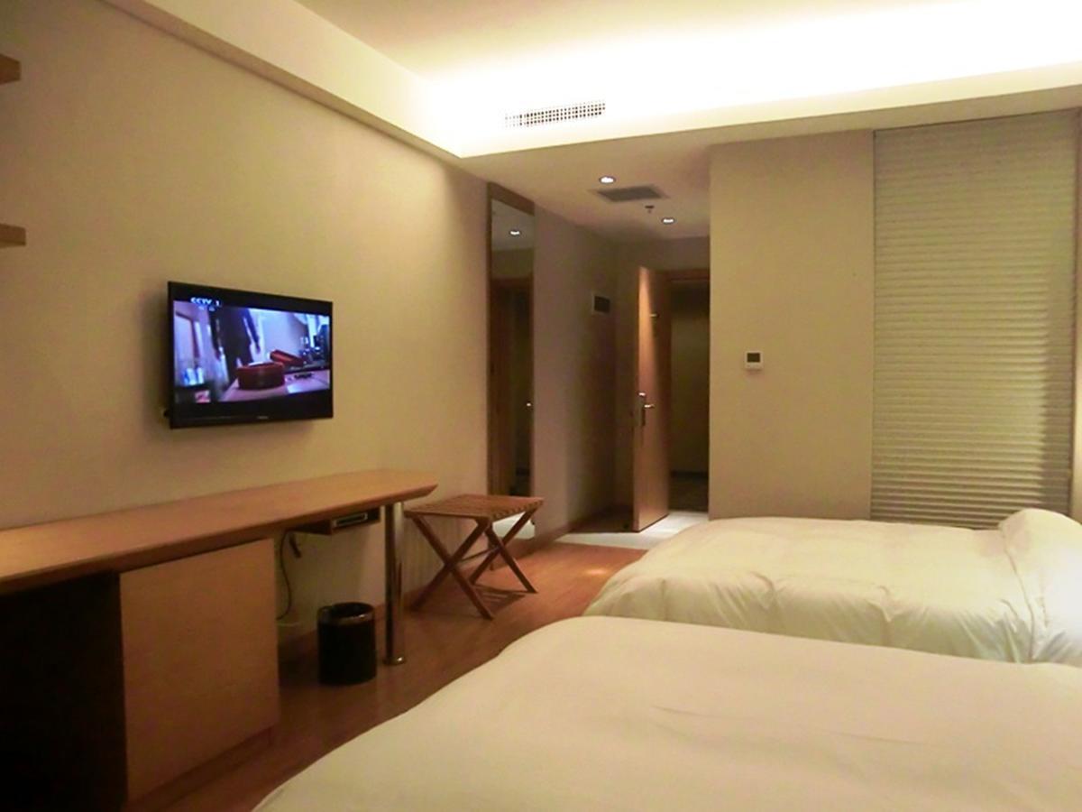 Doppelzimmer mit Gartenblick